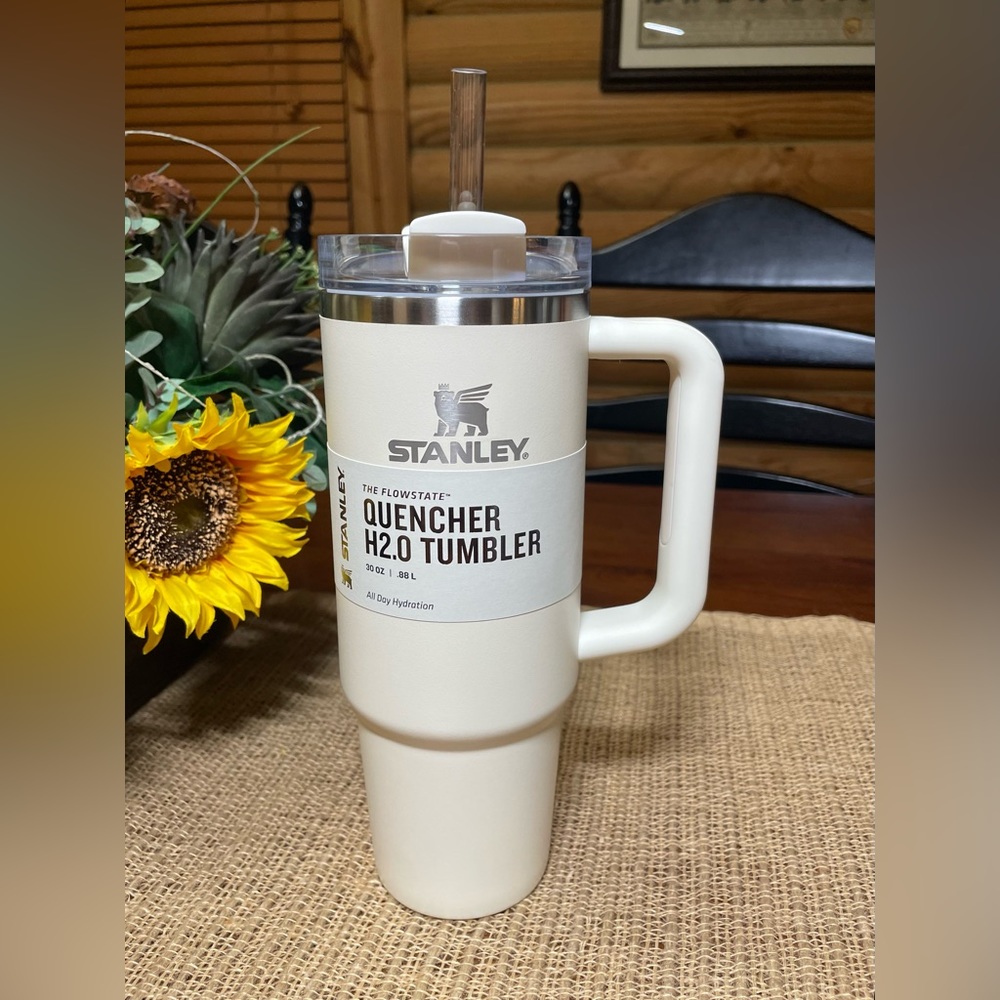 IVORY HINT 30oz Stanley Tumbler